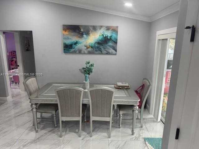 702 Nw Orchid St - Photo 7 of 20