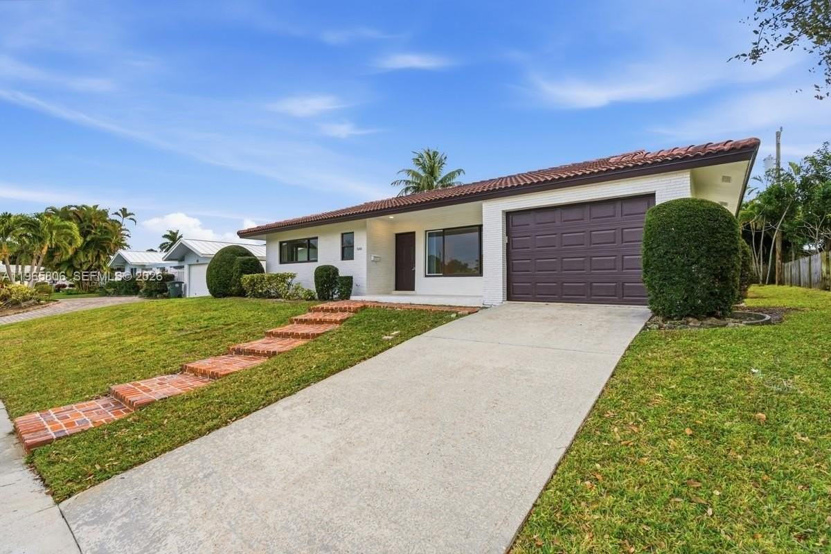 1260 Sw 8th St - Photo 2 of 27