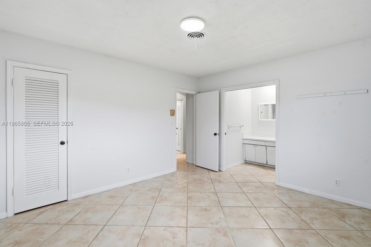 1260 Sw 8th St - Photo 5 of 27