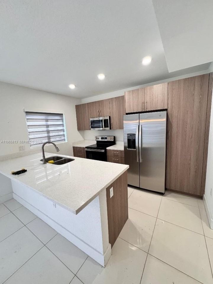 1167 Nw 2nd Ter - Photo 3 of 12