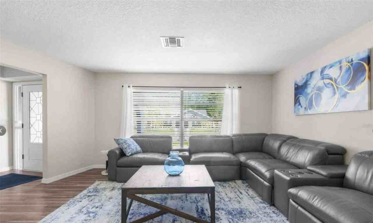 13501 Whitby Rd - Photo 4 of 21