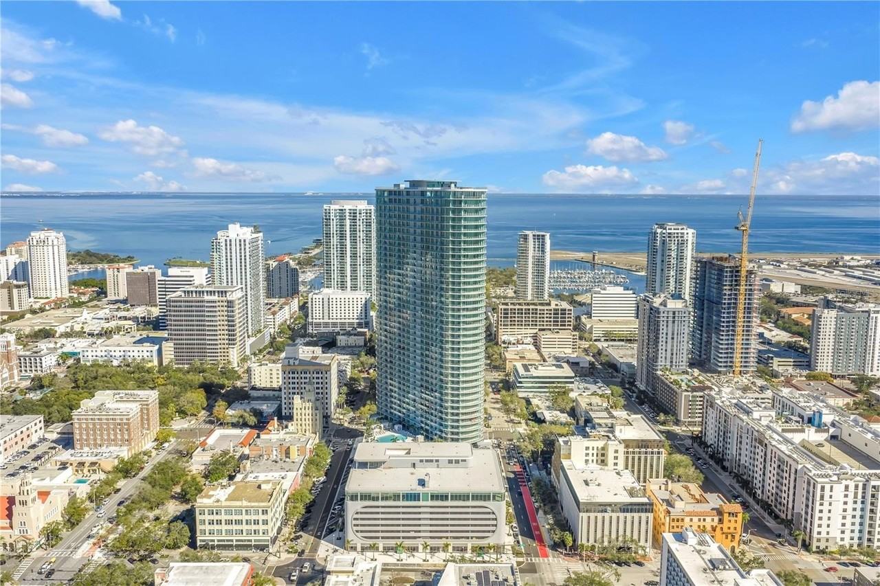 400 Central Ave #1702