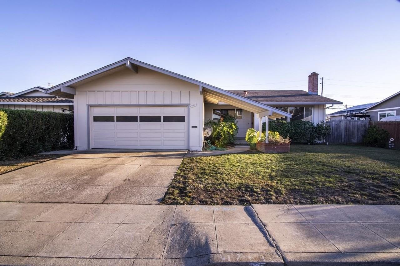 1761 Kelly St - Photo 3 of 25