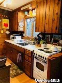 63 Thompson Ave - Photo 7 of 16