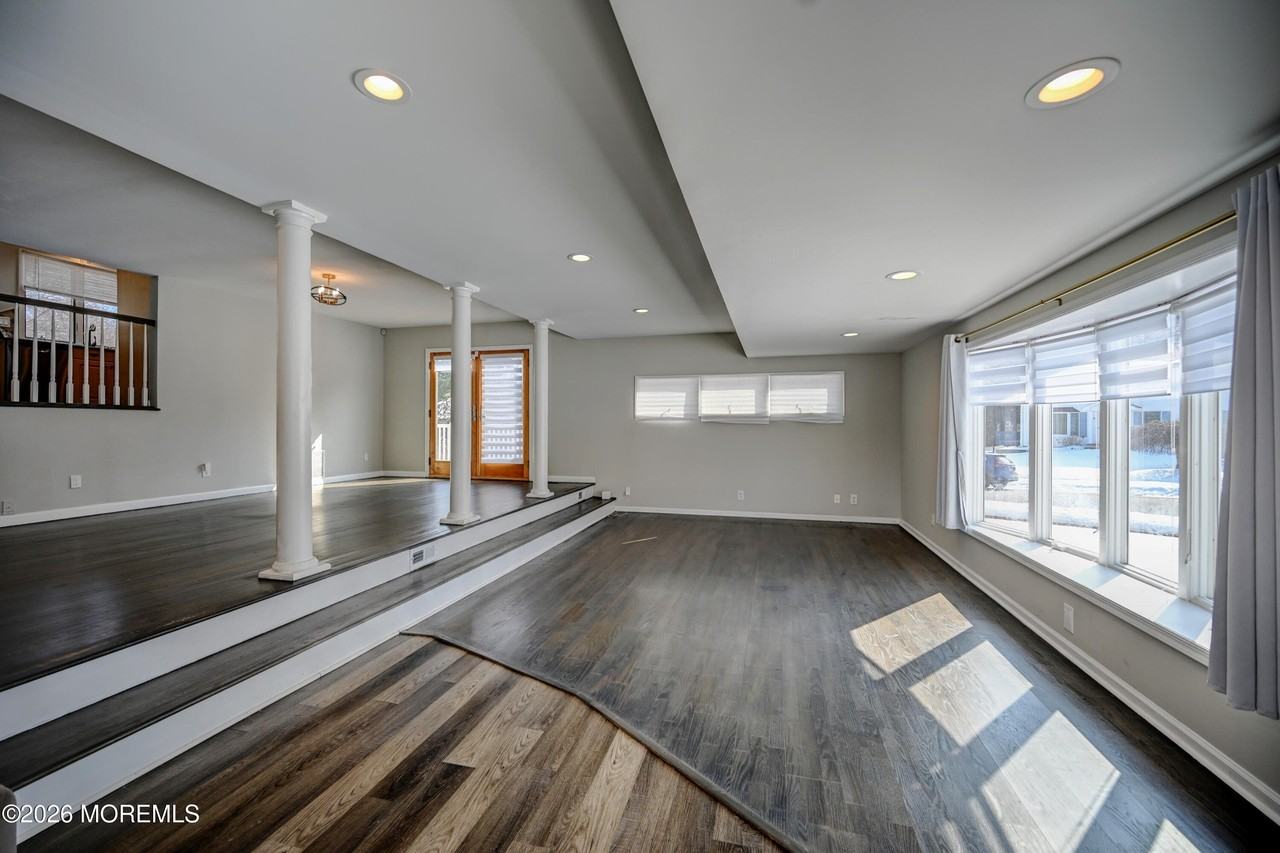 17 Thomas Rd - Photo 3 of 50