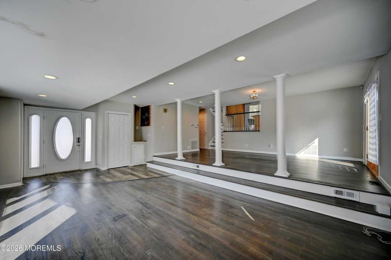 17 Thomas Rd - Photo 6 of 50