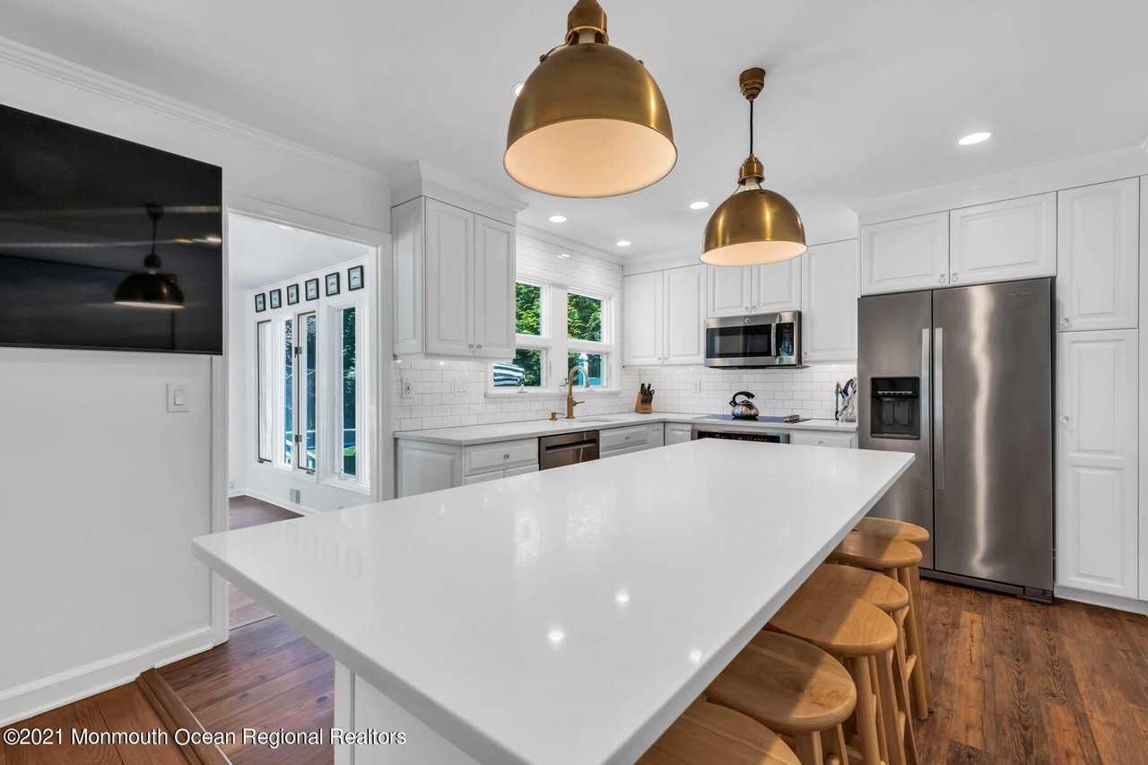 200 Lorraine Ave - Photo 7 of 36