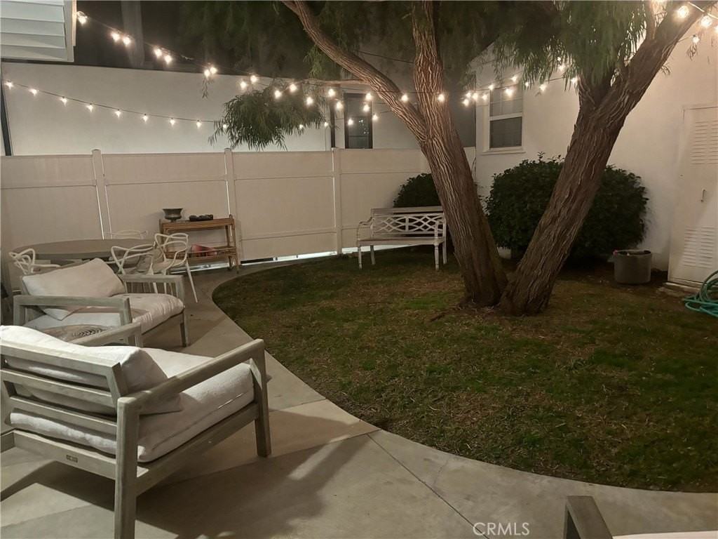 406 Heliotrope Ave #B - Photo 3 of 17