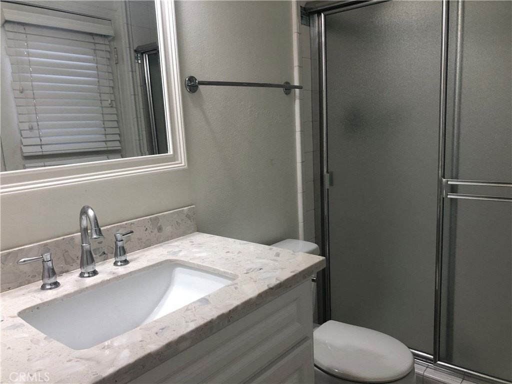 406 Heliotrope Ave #B - Photo 6 of 17