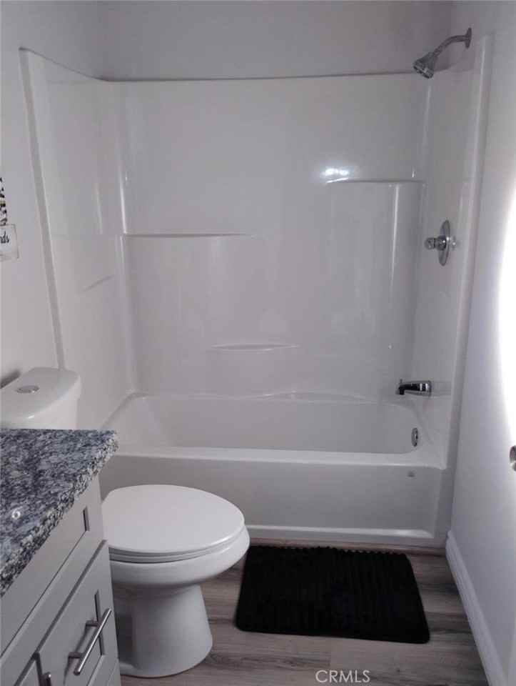 1901 N Grape Ave - Photo 4 of 5