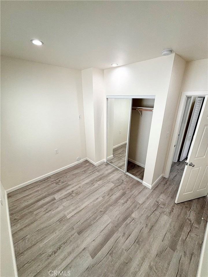 6432 Farralone Ave - Photo 5 of 7