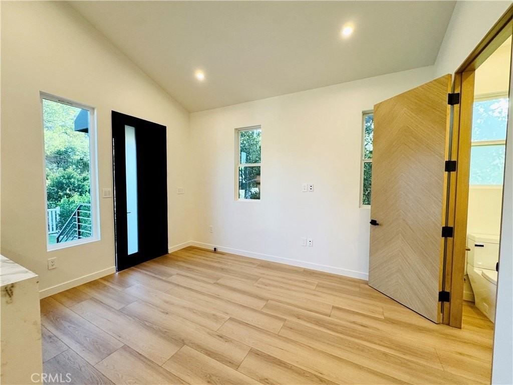 16739 Pineridge Dr - Photo 3 of 22