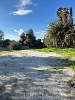 205 Navajo Rd - Photo 2 of 14