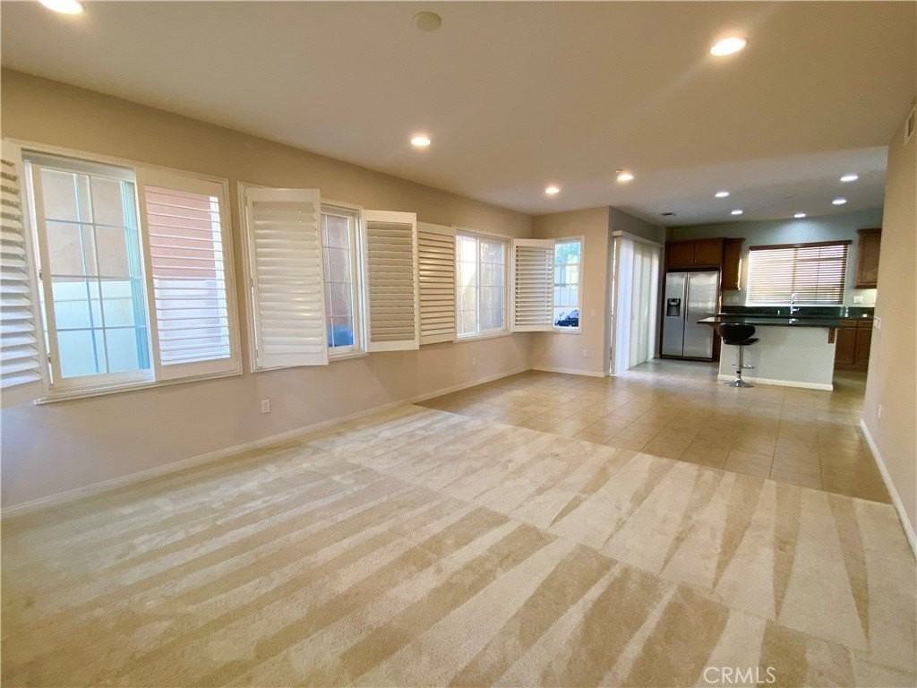 372 Cardinal Ln - Photo 3 of 24