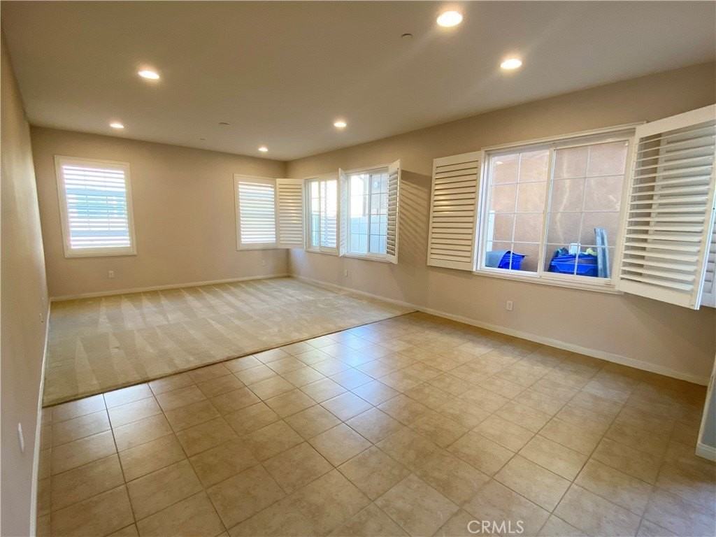 372 Cardinal Ln - Photo 4 of 24