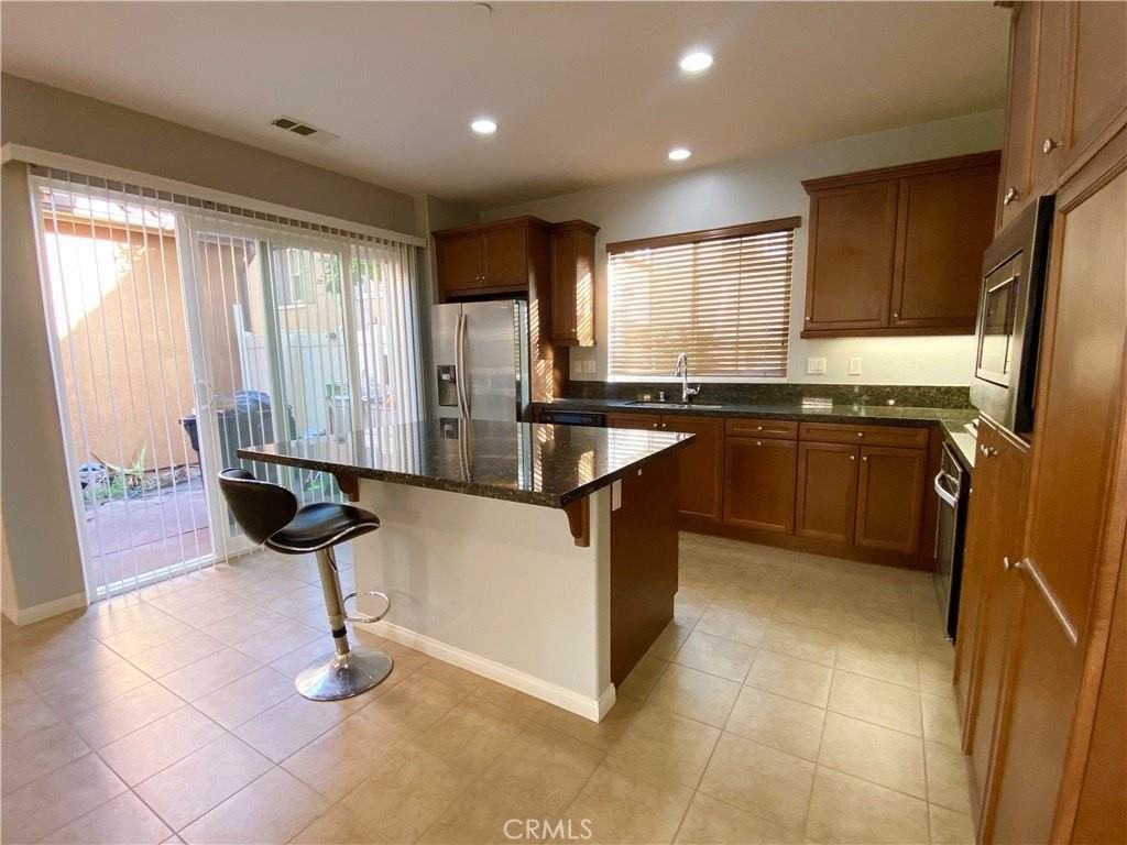 372 Cardinal Ln - Photo 7 of 24