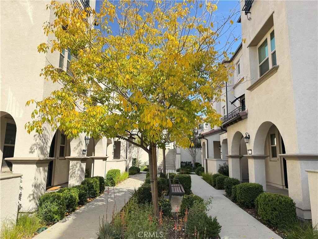 235 Babson Ct - Photo 3 of 12