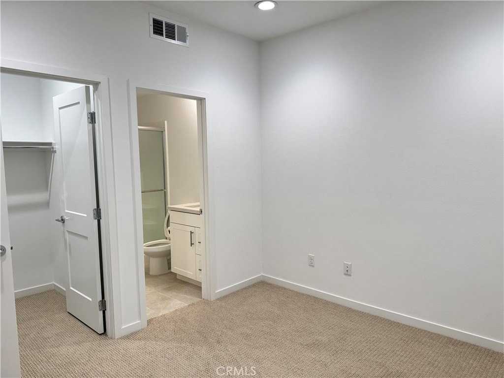 235 Babson Ct - Photo 4 of 12