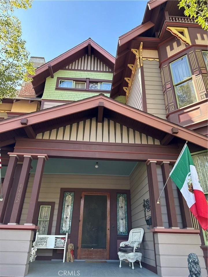 4492 12th St - Photo 3 of 10