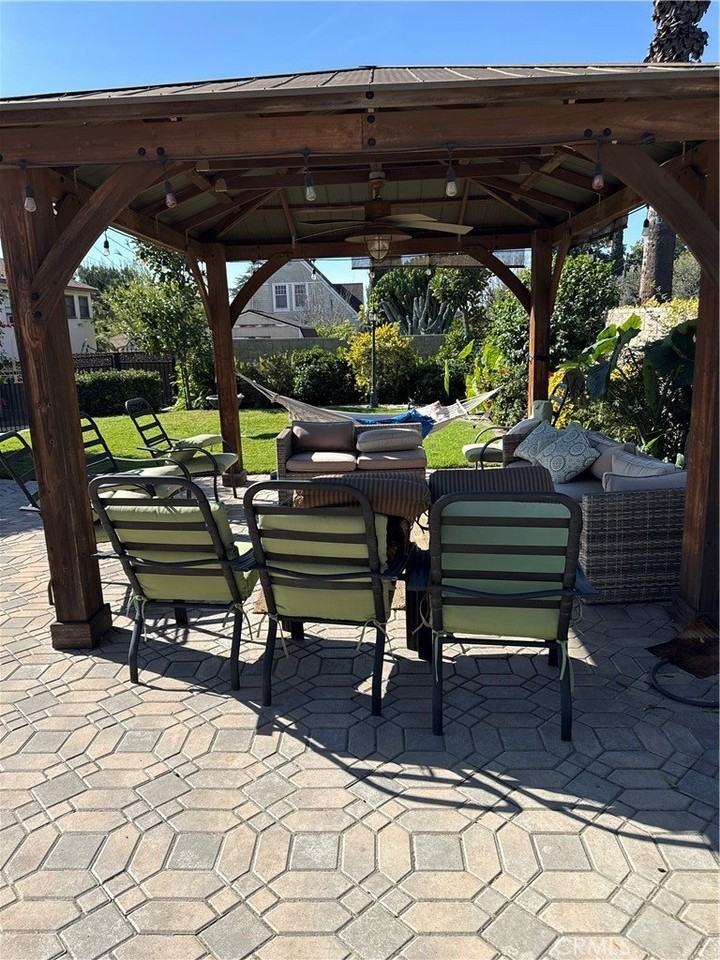 4492 12th St - Photo 6 of 10