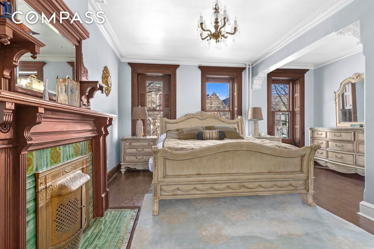 160 Macdonough St - Photo 6 of 13