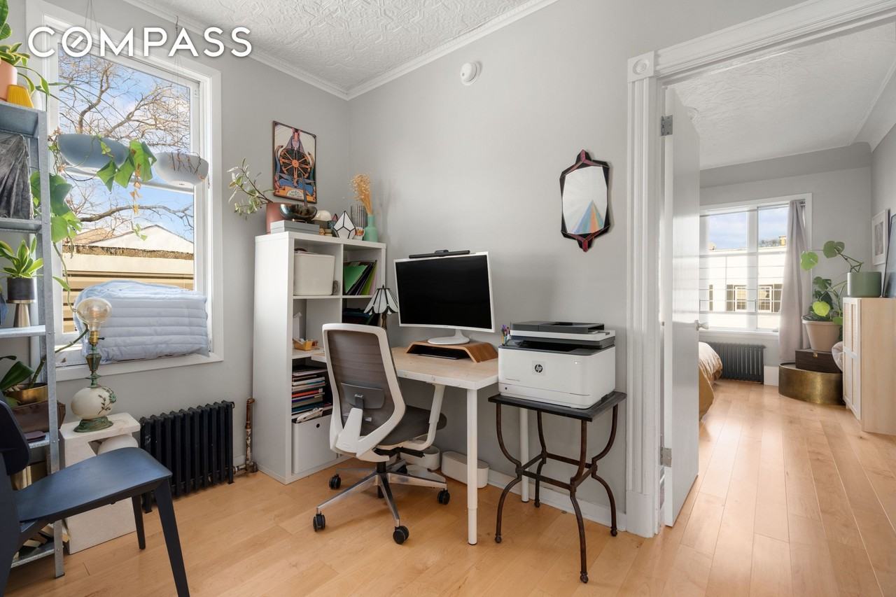 630 20th St #2 - Photo 4 of 6