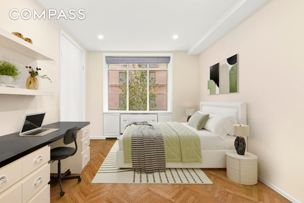 24 W 55th St #2E - Photo 3 of 9