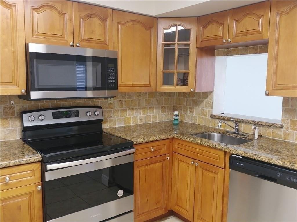 705 Nw 91st Ter - Photo 4 of 17