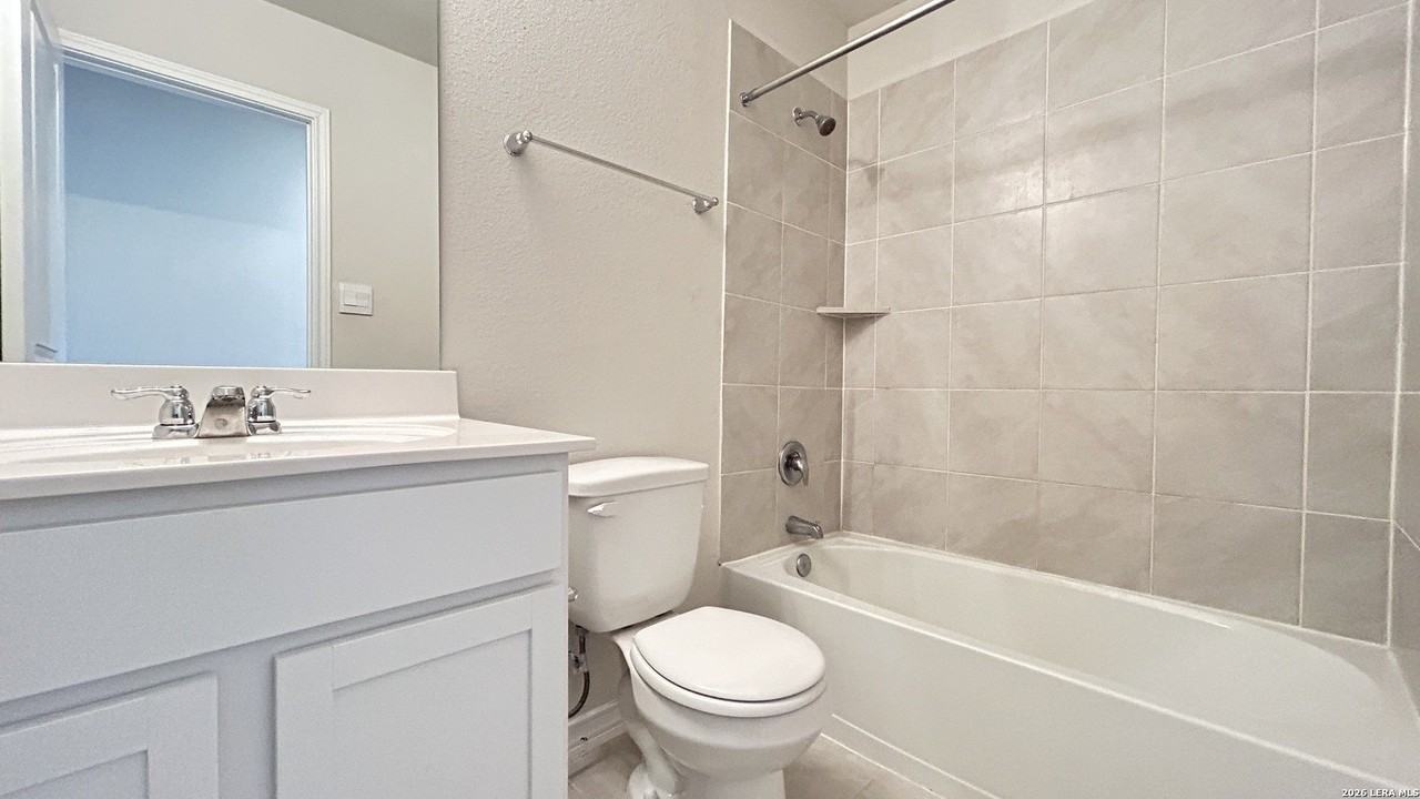 4907 Unakite Way - Photo 5 of 35