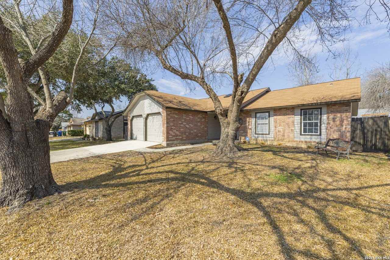 9455 Greens Pt - Photo 3 of 24