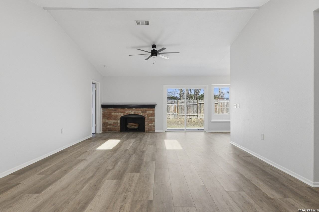 9455 Greens Pt - Photo 5 of 24