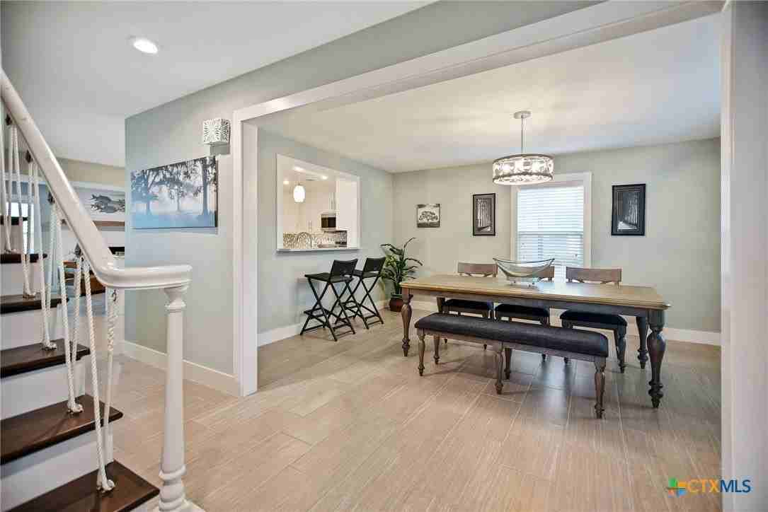 8 Las Brisas Pl - Photo 3 of 48