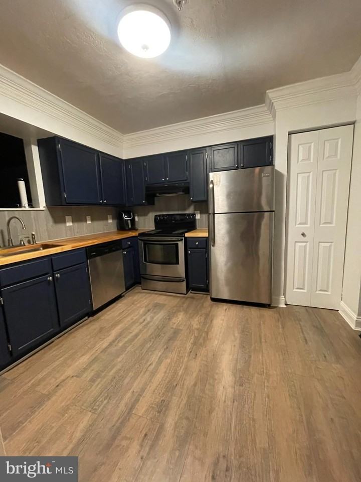 1424 Stoney Point Way - Photo 2 of 6