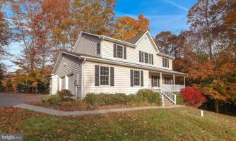 featured image of 19825 Fall Ct