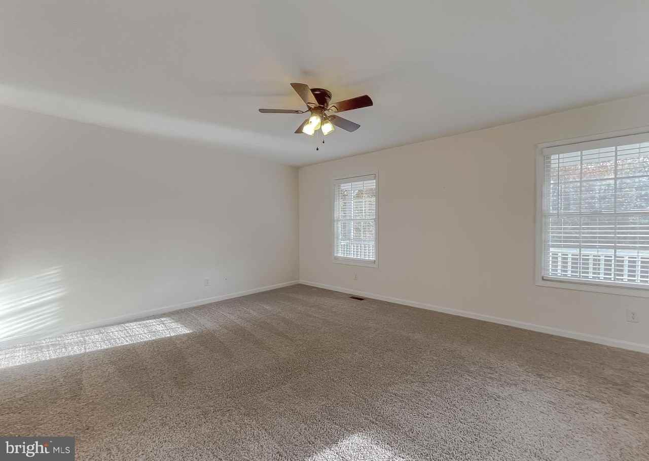 19825 Fall Ct - Photo 7 of 50