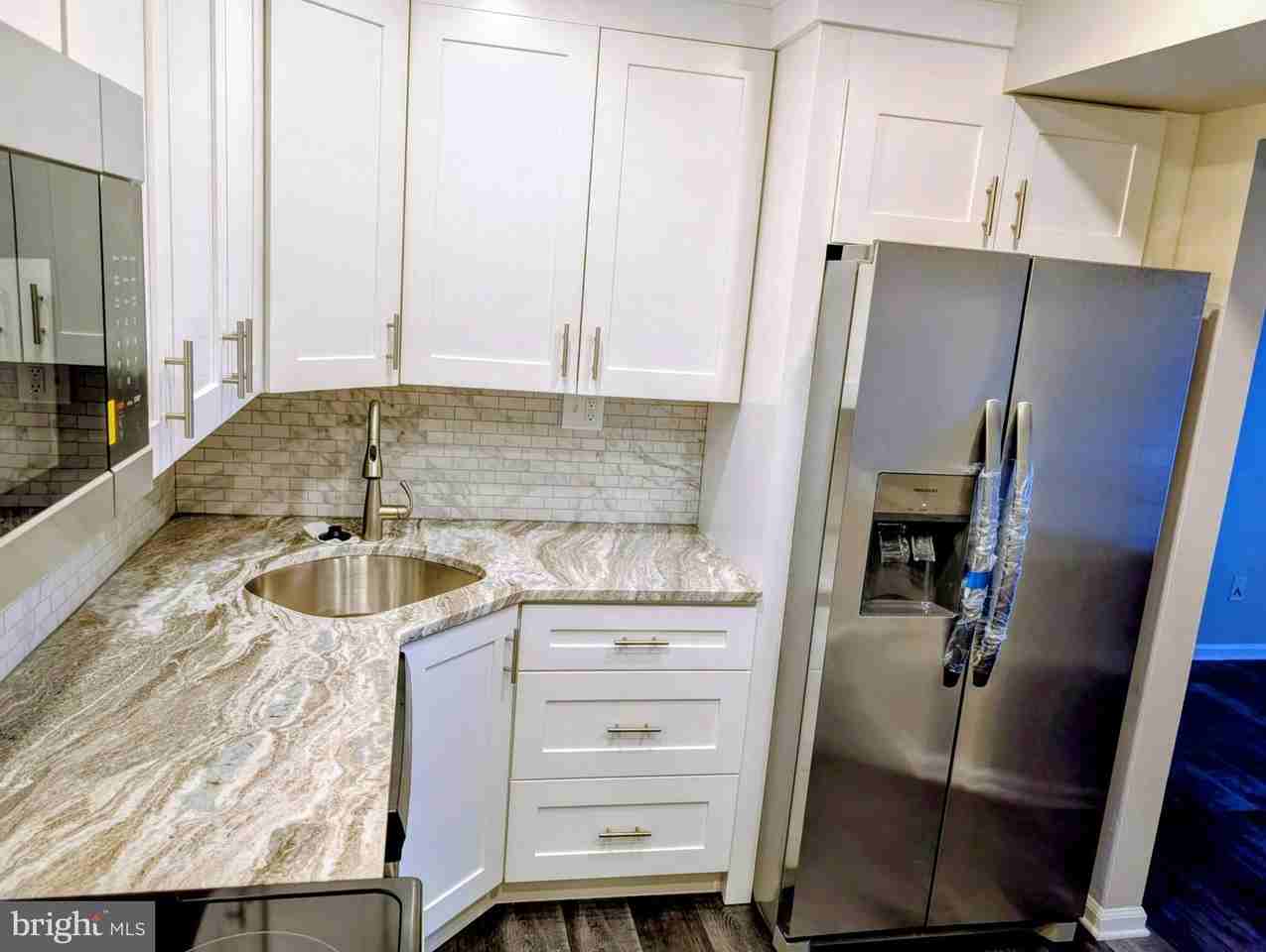 2602 Beacon Hill Dr - Photo 2 of 13