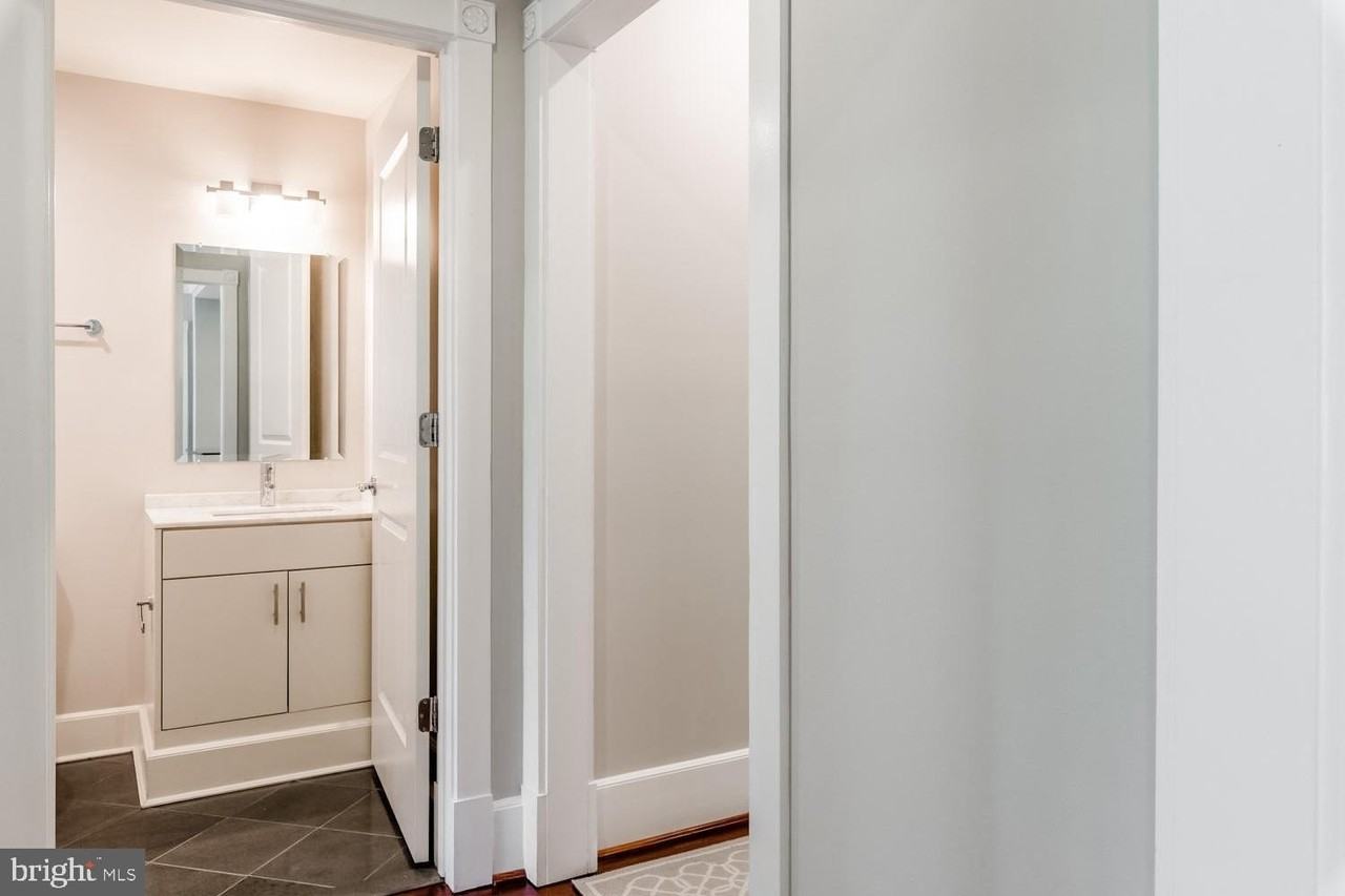 910 Powhatan St Unit 106s #106S - Photo 3 of 25