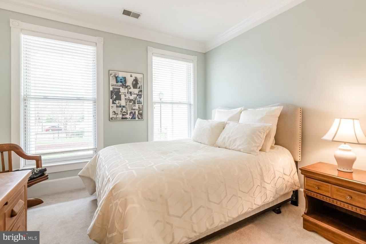 910 Powhatan St Unit 106s #106S - Photo 5 of 25