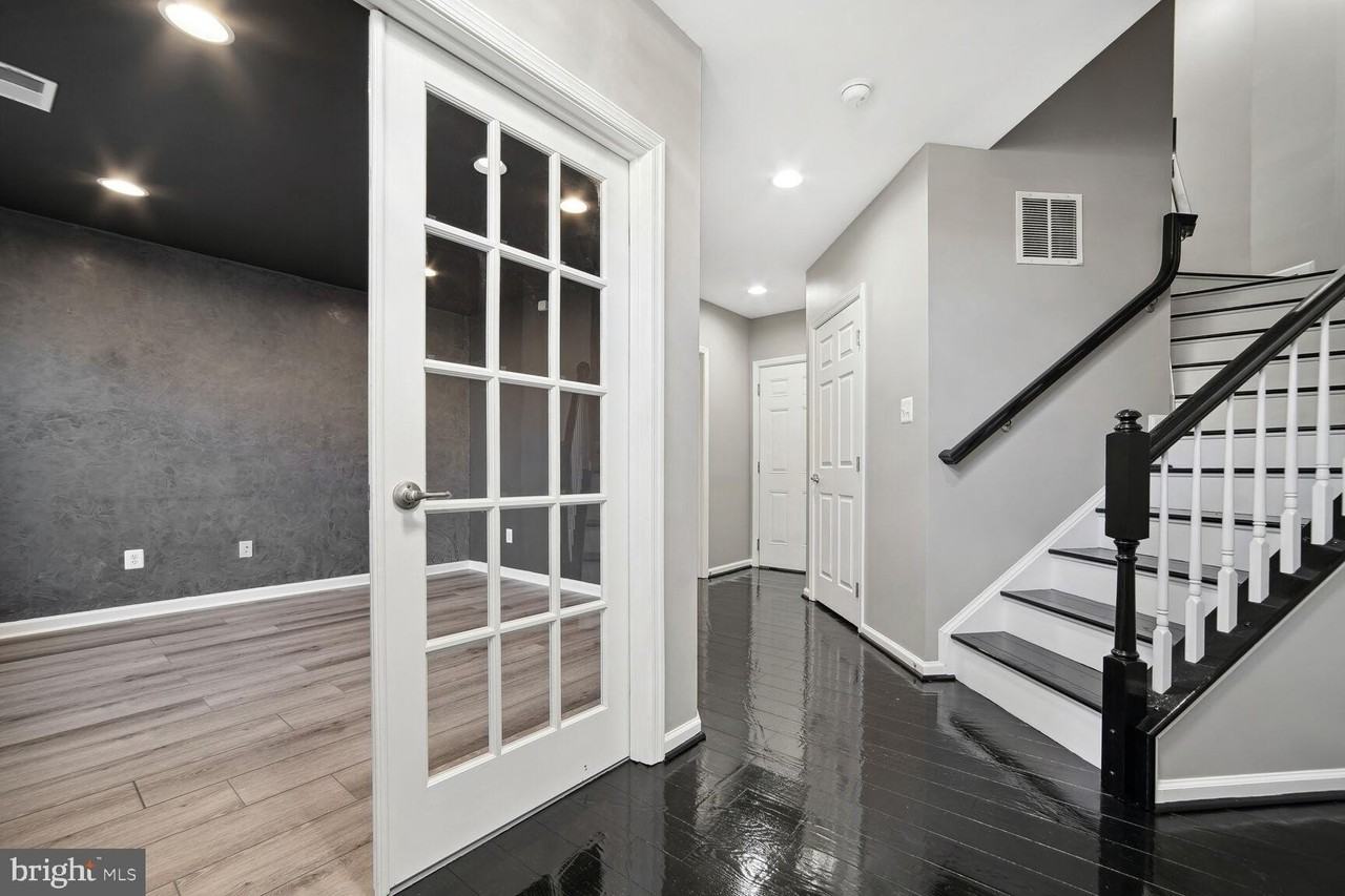 2289 Merseyside Dr - Photo 3 of 31