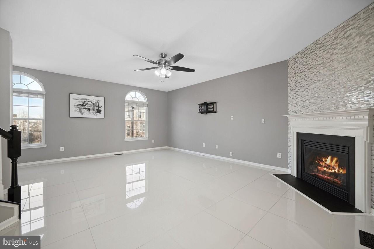 2289 Merseyside Dr - Photo 4 of 31