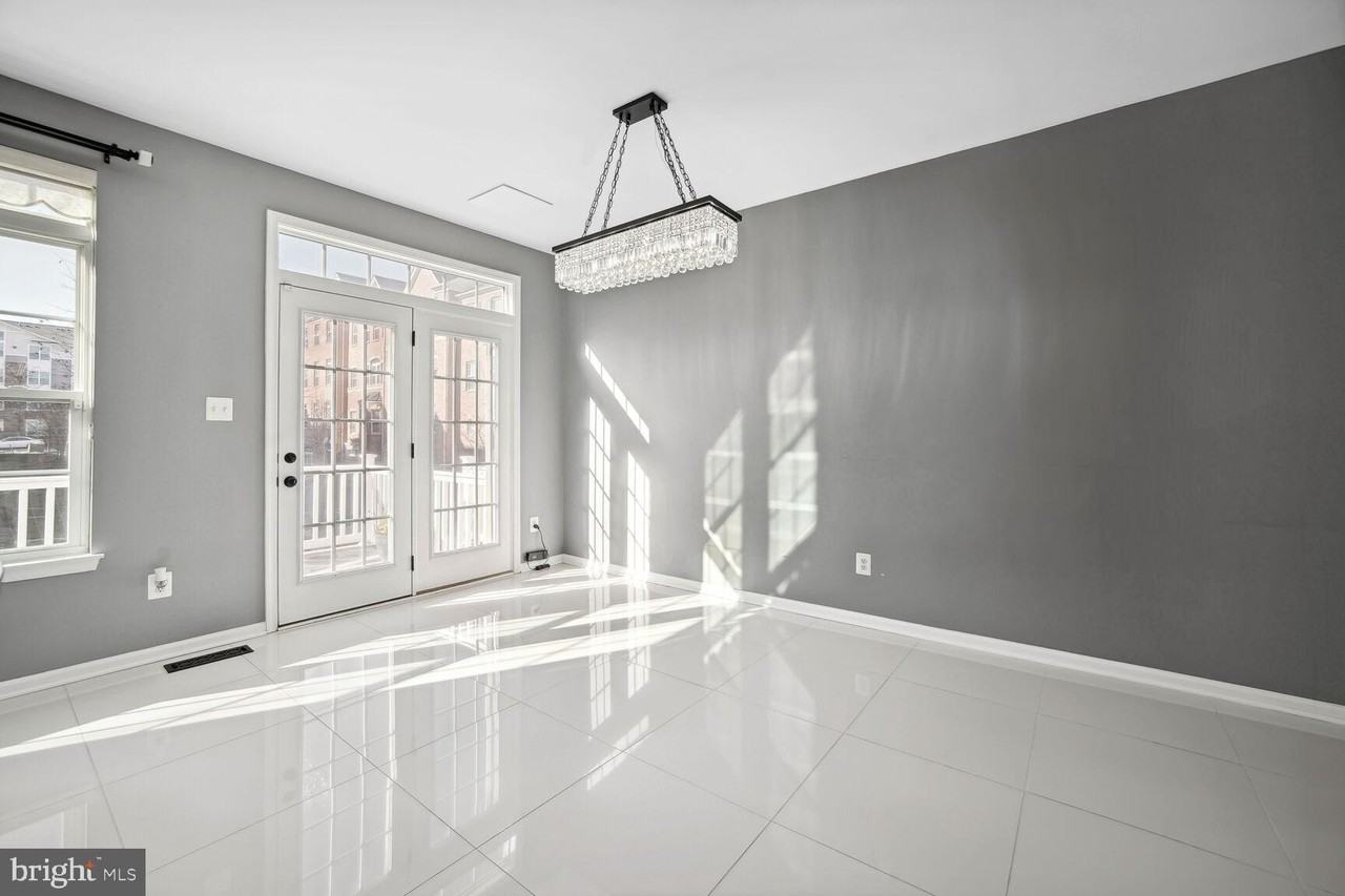 2289 Merseyside Dr - Photo 7 of 31