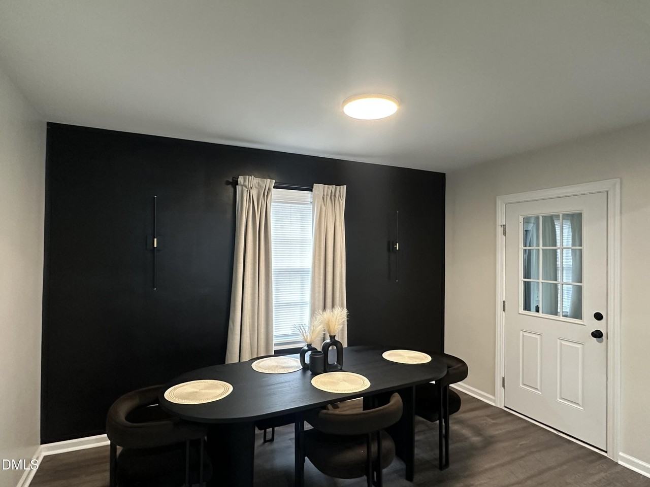 811 Briggs St S - Photo 7 of 13