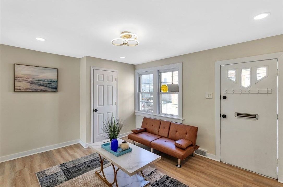 407 Short Canal St - Photo 4 of 17