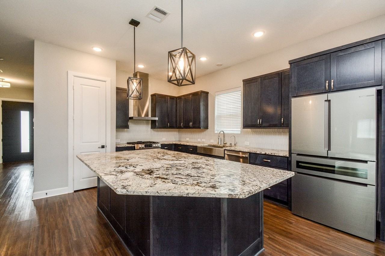 2902 Tanager Trce - Photo 2 of 32