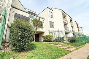 featured image of 2818 S Bartell Dr
