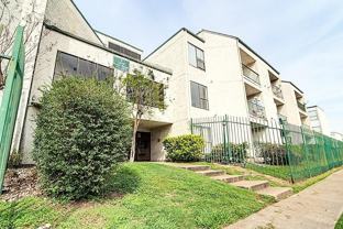 2818 S Bartell Dr - Photo 1 of 1