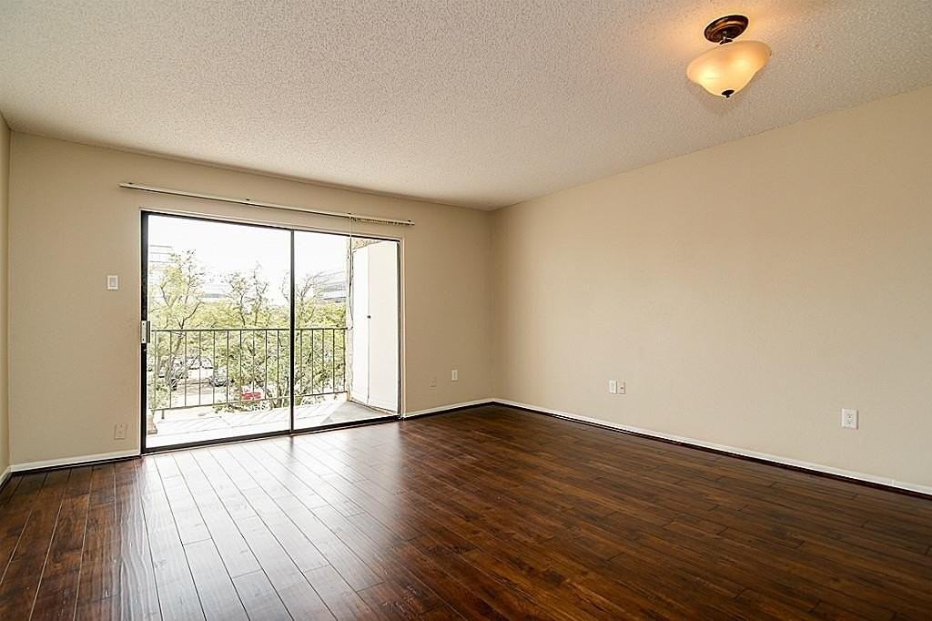 2818 S Bartell Dr - Photo 3 of 28