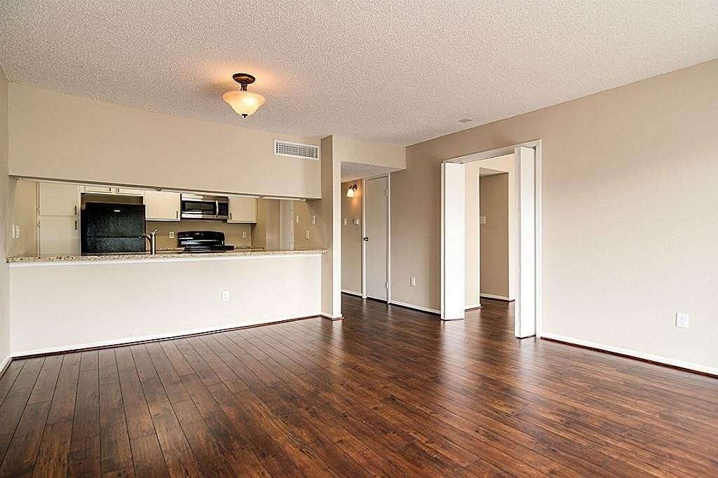 2818 S Bartell Dr - Photo 5 of 28