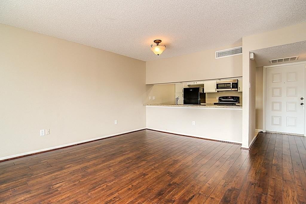 2818 S Bartell Dr - Photo 6 of 28
