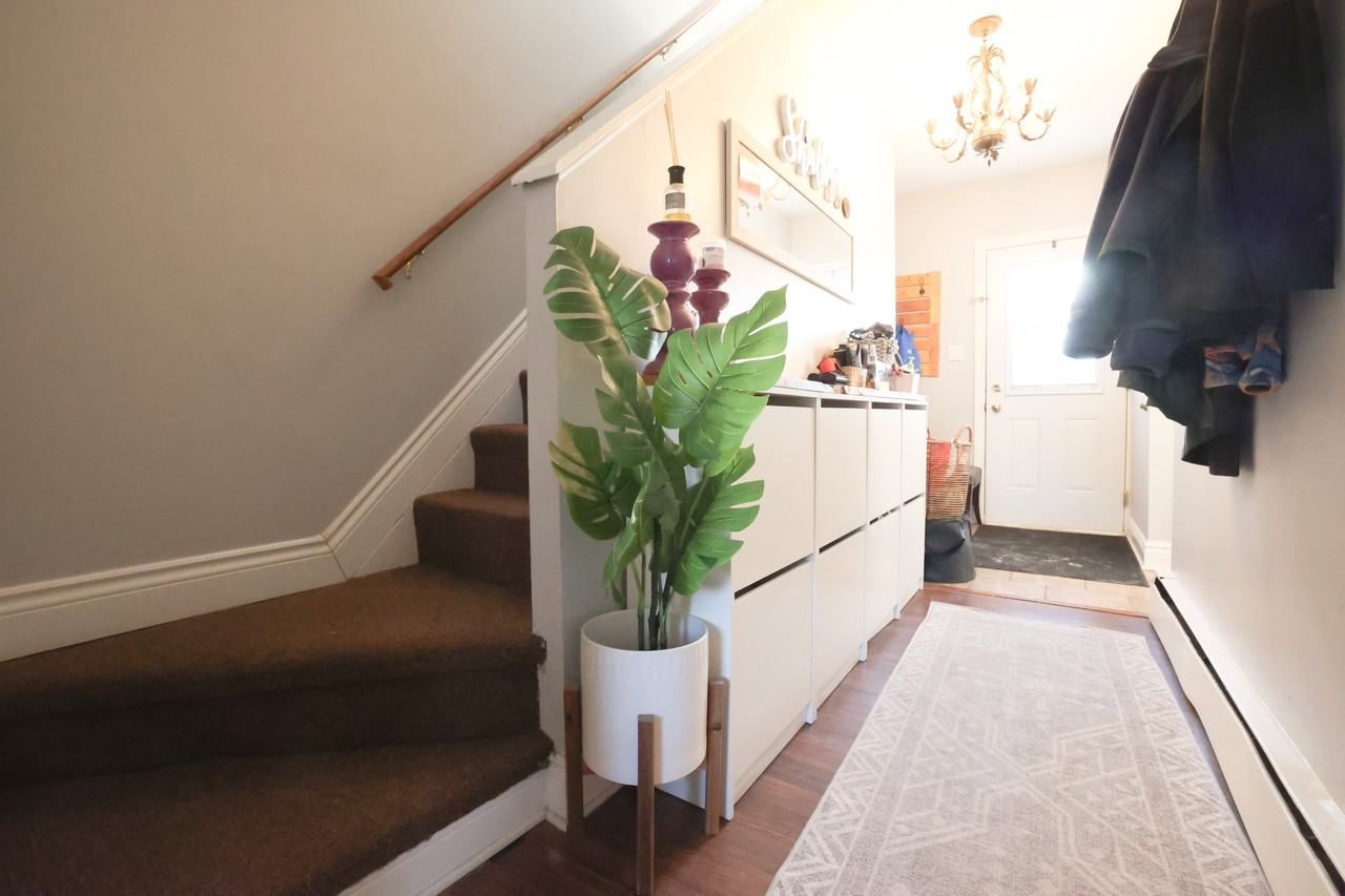 208 Dalhousie Street - Photo 7 of 13